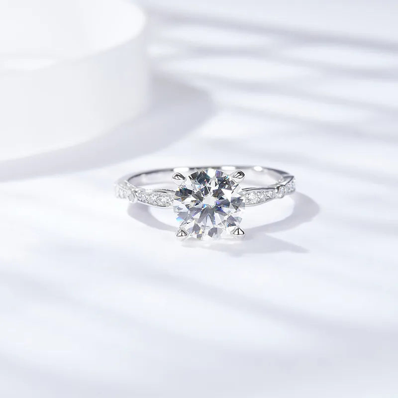 https://image3.nihaojewelry.com/fit-in/800x800/filters:quality(80)/filters:format(webp)/product/2024/8/12/1822906930767728640/925-Sterling-Silver-Moissanite-Geometric-Rings-2.jpg